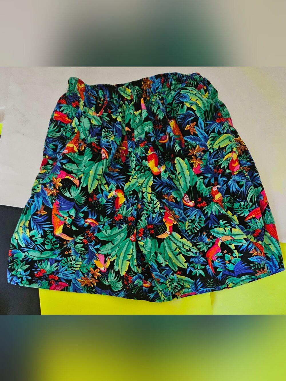 VTG TOUCAN DANCE By Fast Lane 90s Women's Tropical Print Shorts Elastic Sz MED